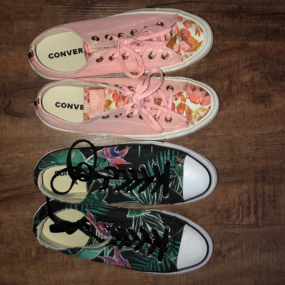 Converse Chuck Taylors (ONLY the black pair)